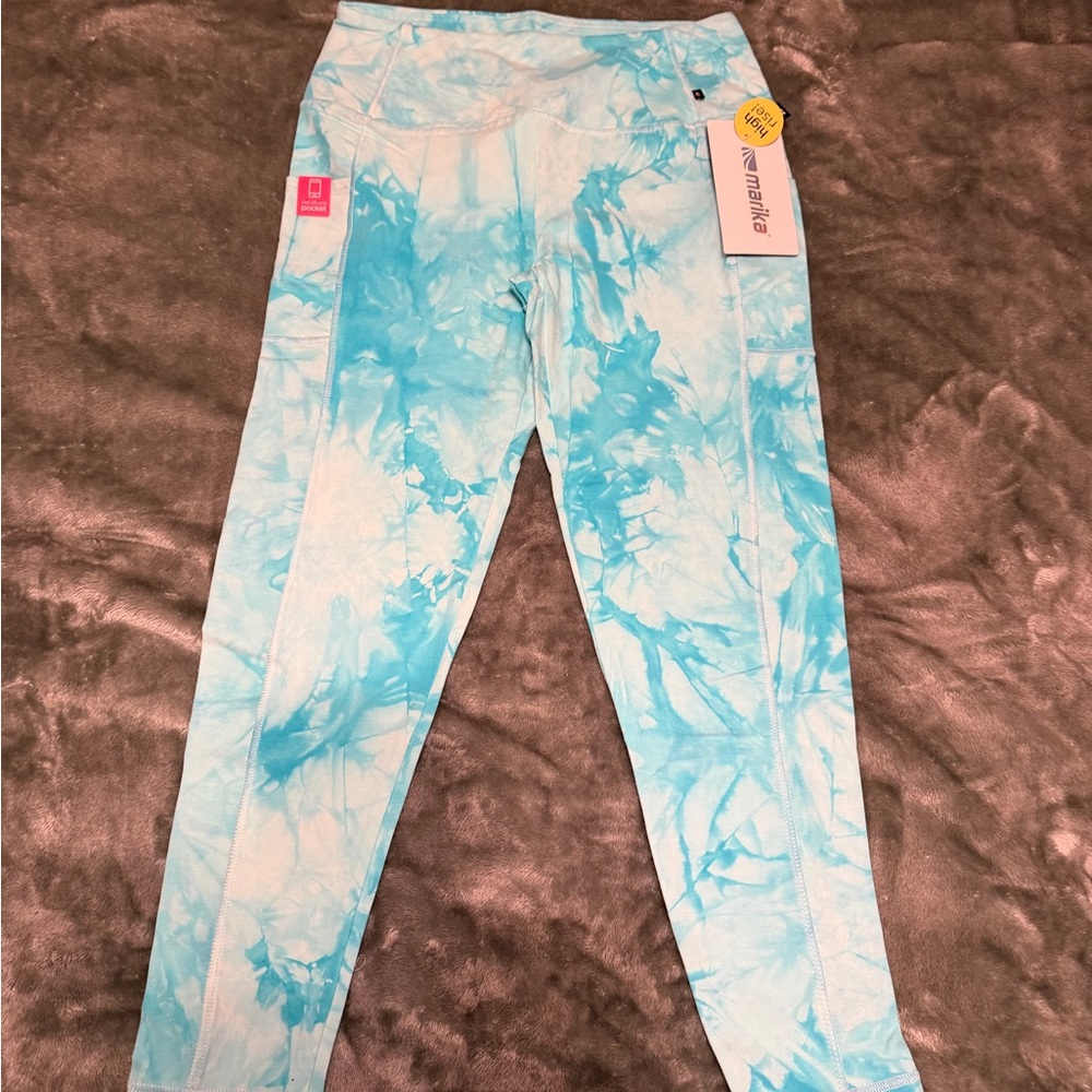 NWTS pair of women’s size large Marika blue/white tie dye 7/8 cropped leggings